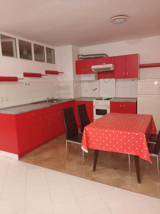 Дава се под наем Тристаен апартамент в Варна, Лятно кино Тракия - 90 кв.м за 510 € - Снимка #1