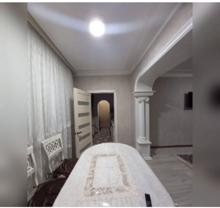 Квартира сотилади.