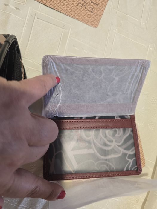 Ново дамско портмоне Анекее