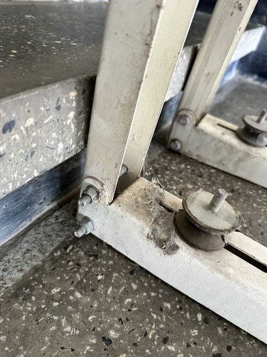 Стойка за климатик дебела стомана