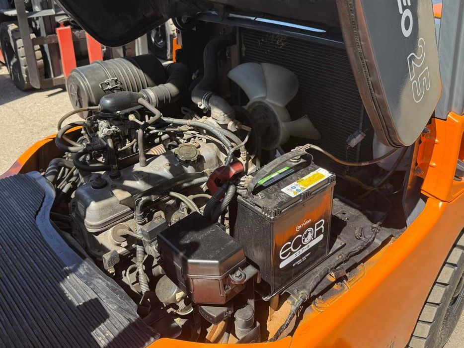 Вилочный погрузчик TOYOTA 7FG25