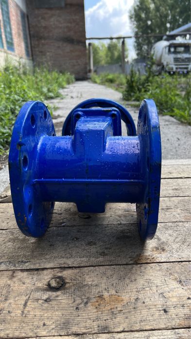 Продам задвижки 150 и 100 диаметра