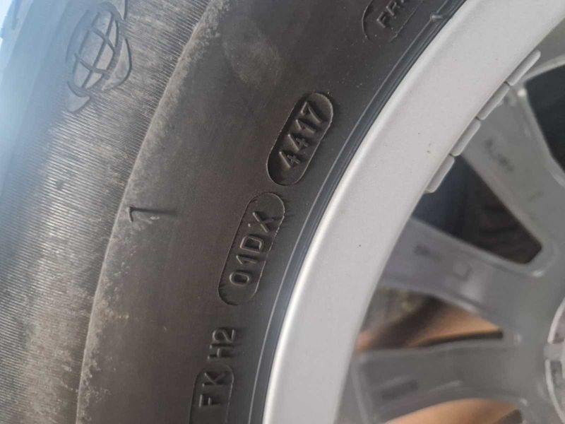 Audi Ауди Q3 R17 80A
оригинални джанти с гуми
и датчици