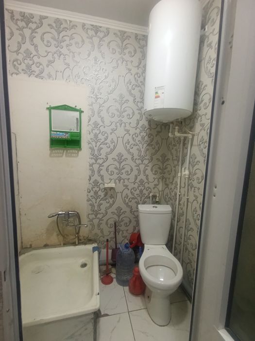 1 xonali kv sotiladi