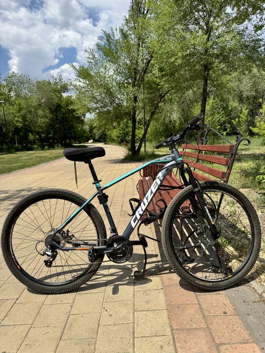 Велосипед Cruzer 21дюйм в хорошем состоянии