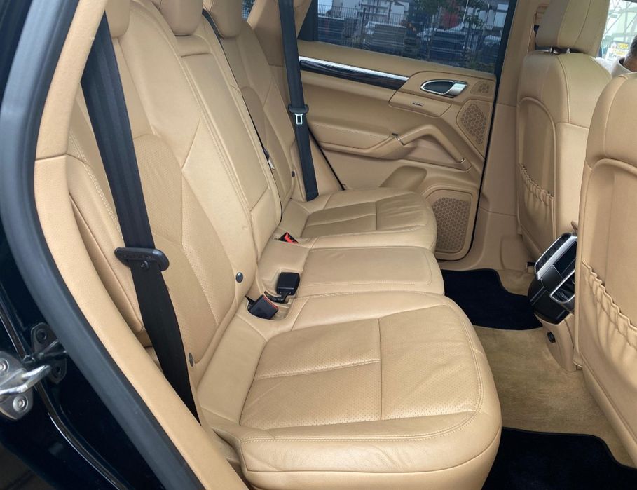 Porsche cayenne 2013 ca si cum este nou