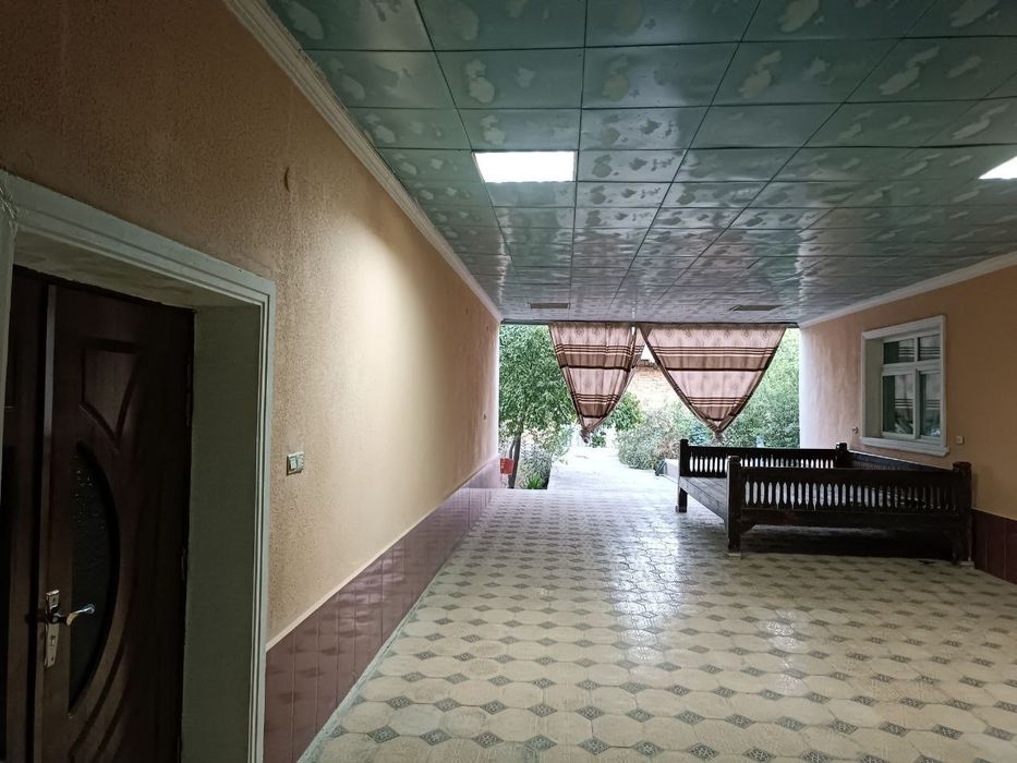 Uy sotiladi. Xamma qulayliklarga ega