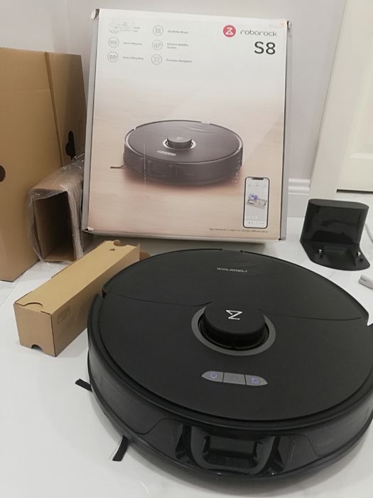Прахосмукачка робот Roborock S8