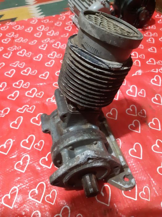 Продаю компрессор вертолетный