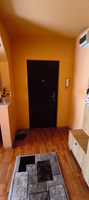 Vand apartament 3 camere.