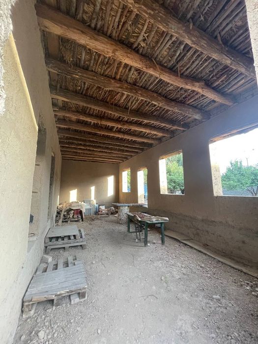 Uy sotiladi srochna 6 sotix