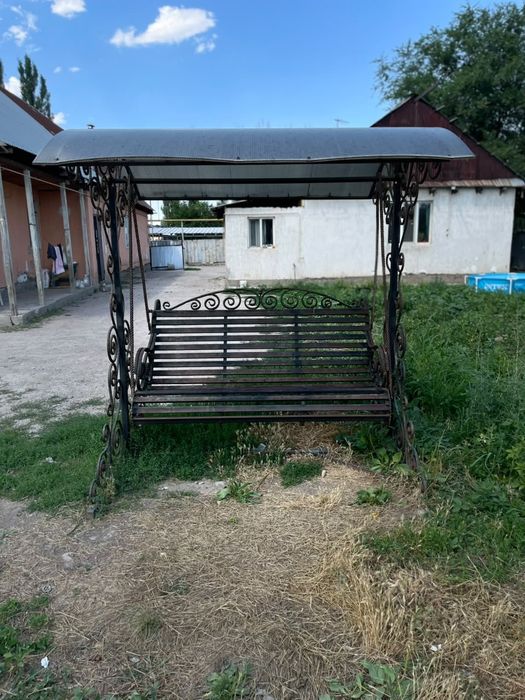 Качеля скамейка сад