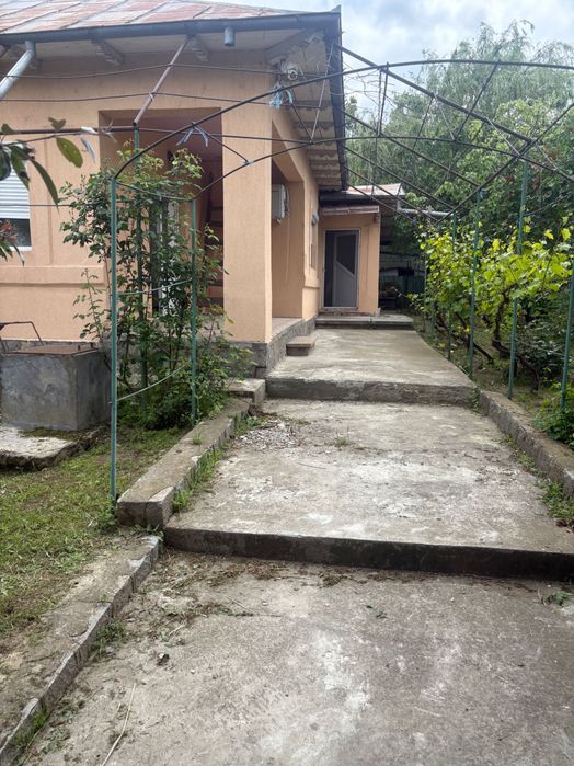 Casă de vânzare