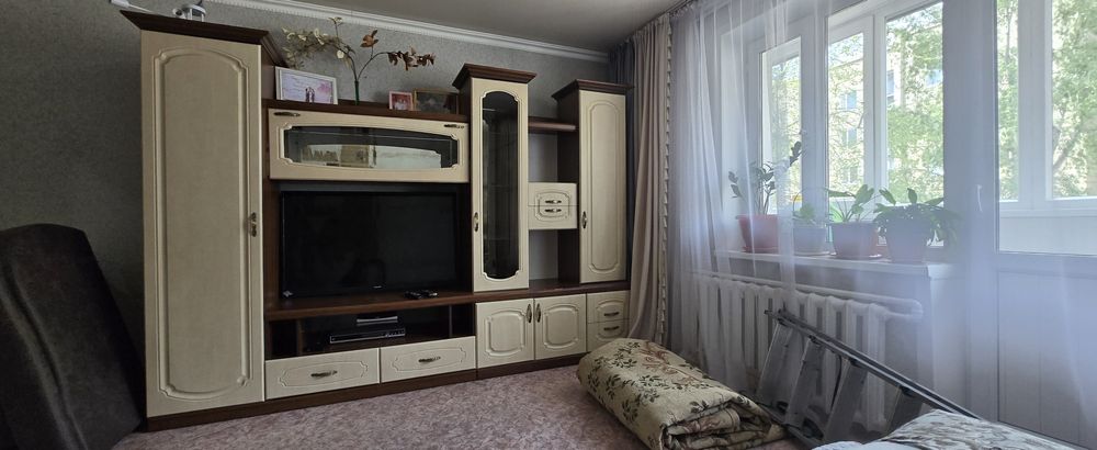 Продам стенку для зал