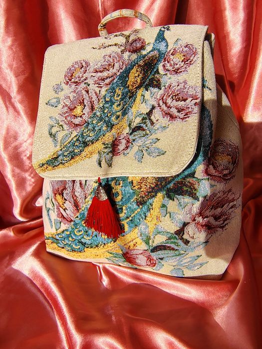 Ghiozdan brodat cu flori, nou