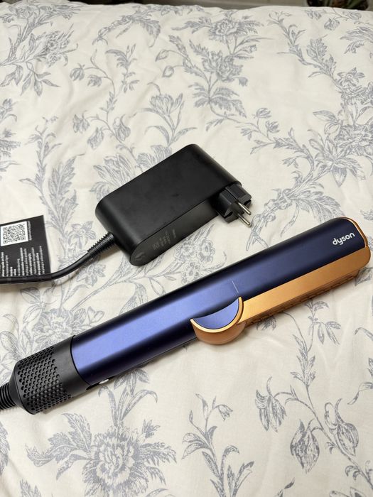 Продам Dyson Airstrait