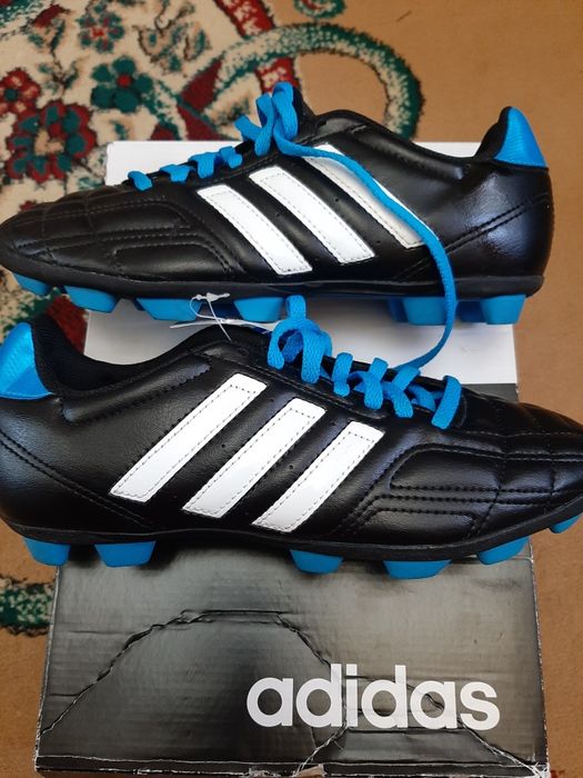 Продам новые бутсы