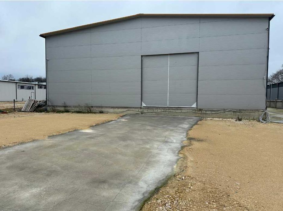 Дава се под наем Склад в Варна, Център - 1100 кв.м за 5984.34 € - Снимка #13