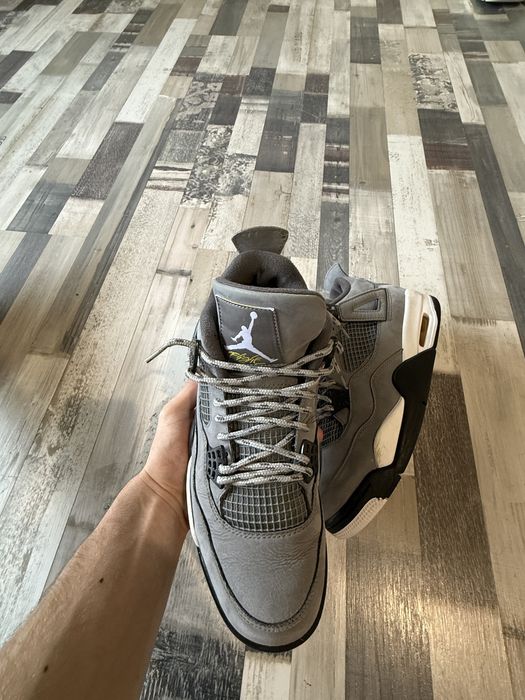 Jordan 4