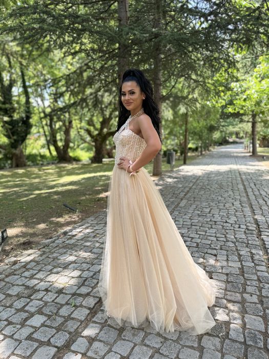 Бална рокля