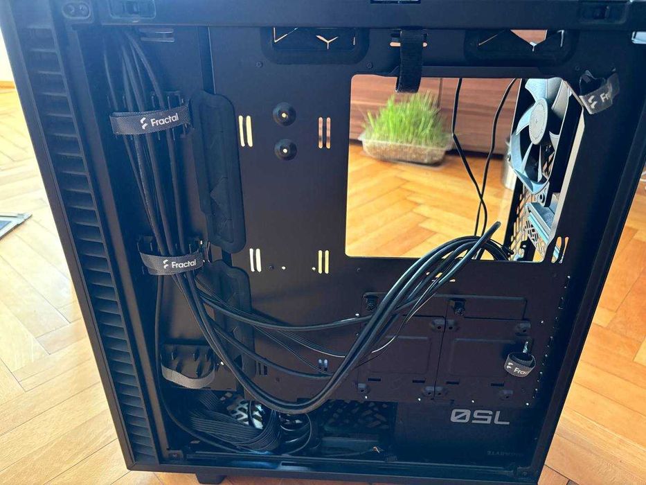 Pachet PC – Fractal Design Define 7 Compact TG + Arctic Liquid Freezer III Pro 240 + Gigabyte P750GM 750W Gold