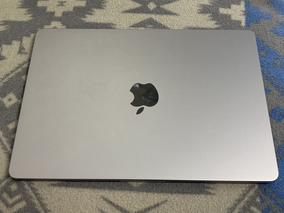 Macbook air m3 8/512gb