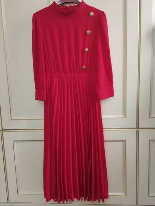 Женские платья для девушек