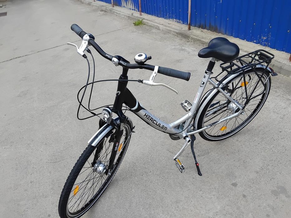 Vând bicicleta din aluminiu pentru damă