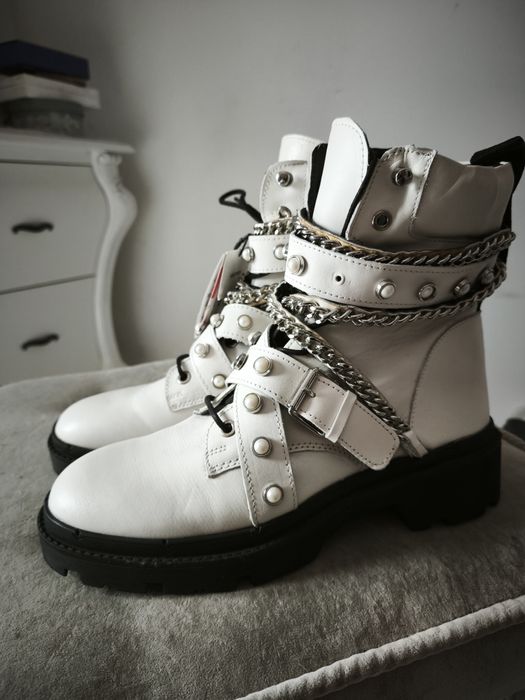 Ghete albe Zara din piele naturală mărimea 40