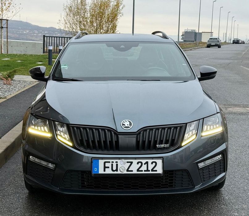 Skoda Octavia VRS 2018 2.0 TDI Bi - Xenon Navi