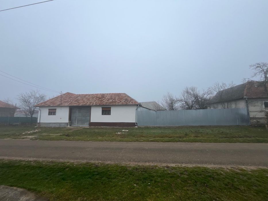Vind casa in sat.SACA com. BUDUREASA