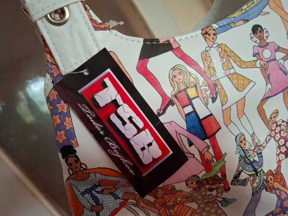 Дамска или момичешка чанта с интересен дизайн, НОВА, с етикет!