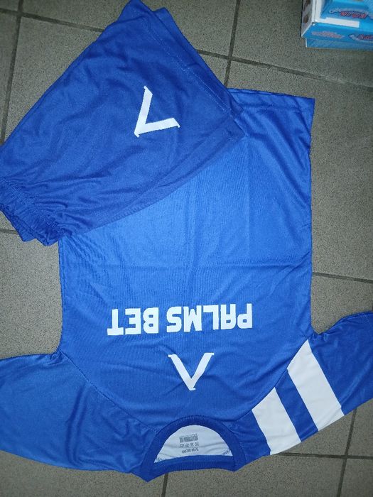 Екипи на футболисти,детски размери от 4 до 16 год.