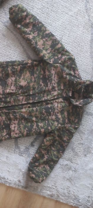 Продаётся демисезонный бушлат