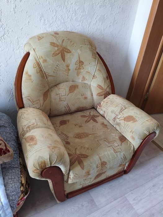 Продам б/у кресло