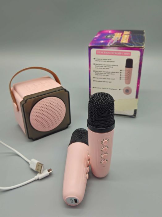 Мини караоке комплект – колонка с LED светлини + 2 безжични микрофона