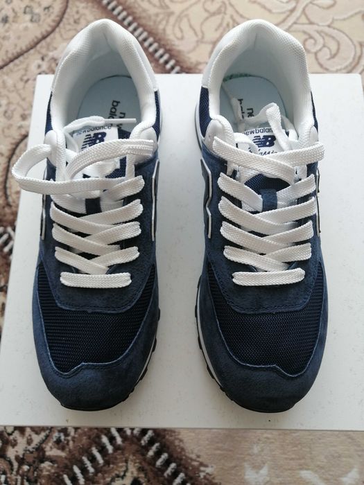 Кроссовки New Balance.