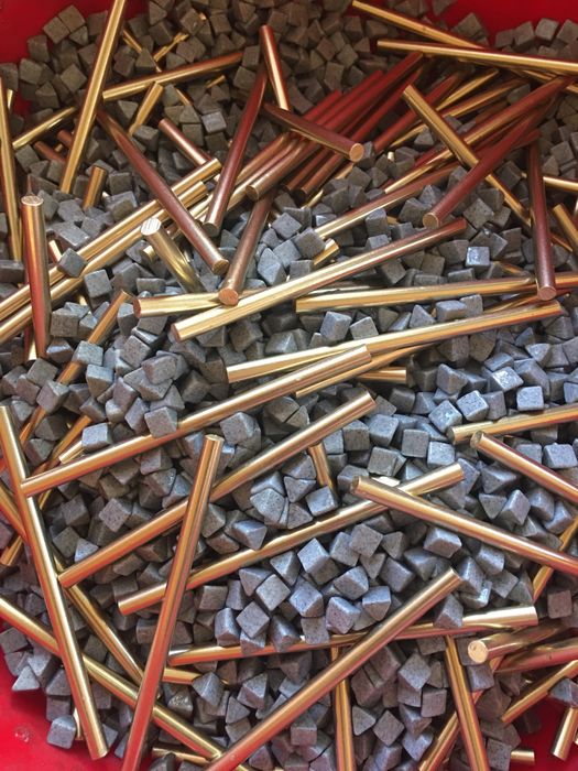 Carme navomodel din alama vopsite in camp electristatic la cerere.