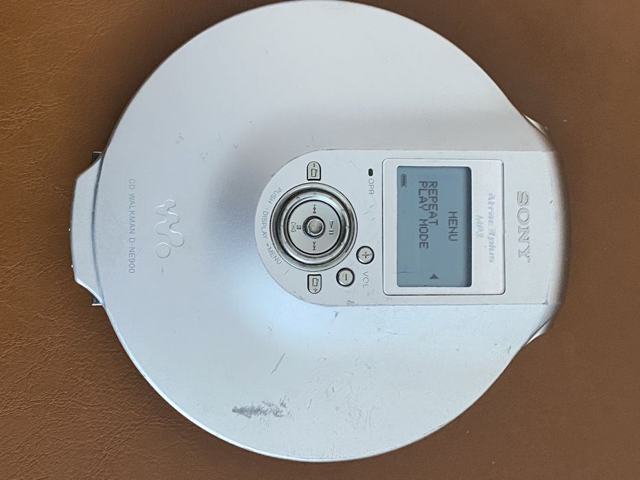 Sony  D-NE900  walkmаn CD MP3