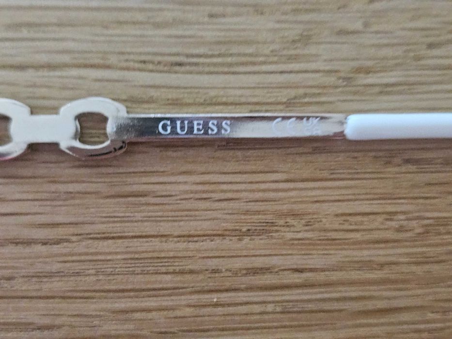 Слънчеви очила Guess