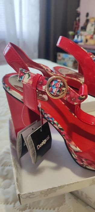 Нови летни елегантни обувки Desigual с етикет
