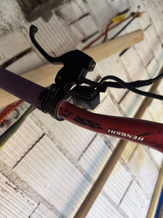 Продавам тротинетка за части