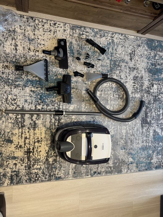 Aspirator cu spalare Bosch  AquaWash&Clean Serie 4 - 1700W