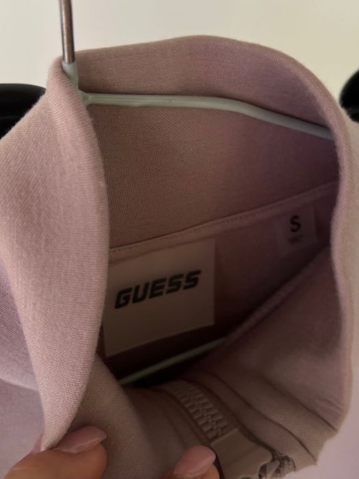 Екип Guess чисто нов