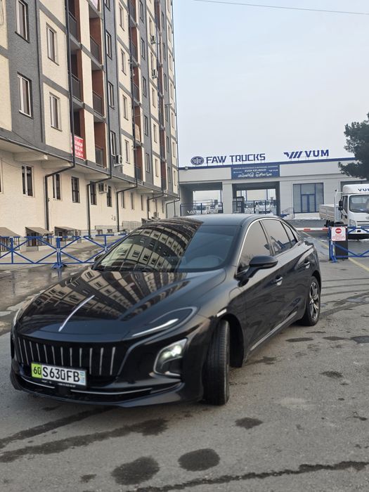 HONGQI EQM5 450 taligi moshina oʻtta goʻzal xolatda krsakasi tozza .