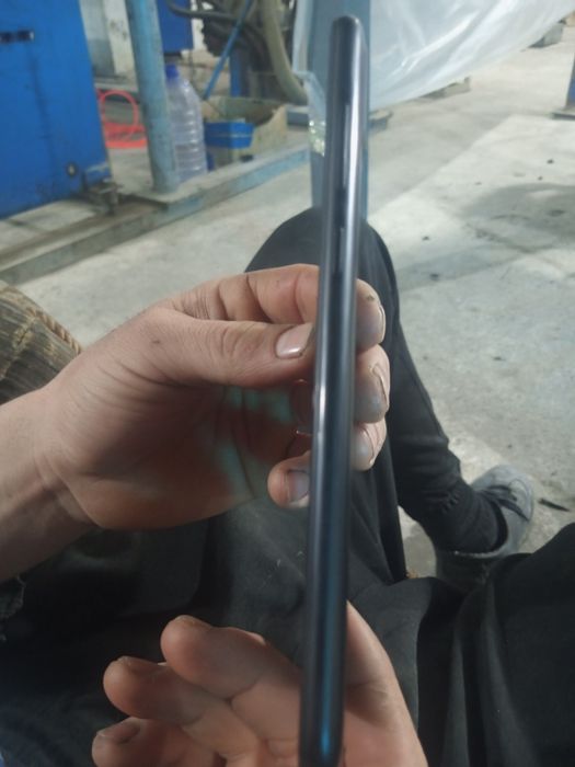 Samsung galaxy A11 32gb aybi yo garantiyasi bilan pas kopiya beriladi