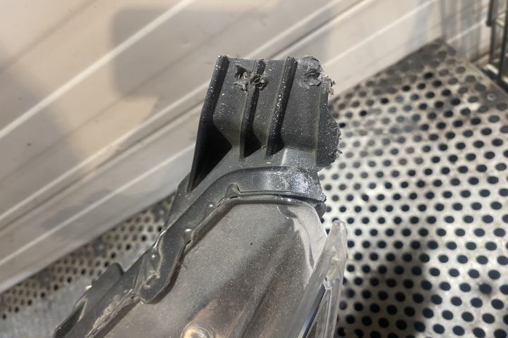 Far stanga 3 CLEME RUPTE Toyota Aygo a 2-a generatie