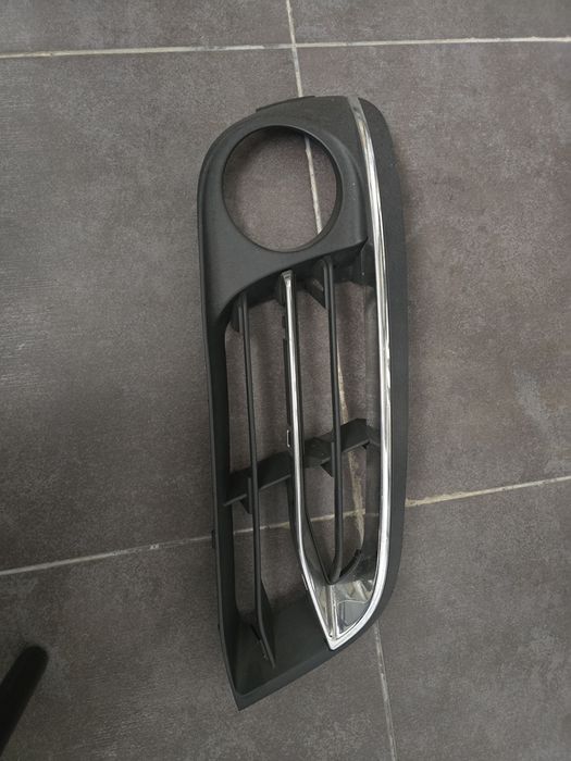 Grila proiector bmw f10 facelift