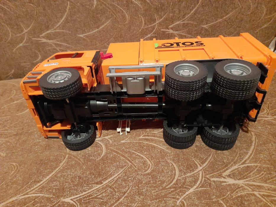 Masina de gunoi Bruder