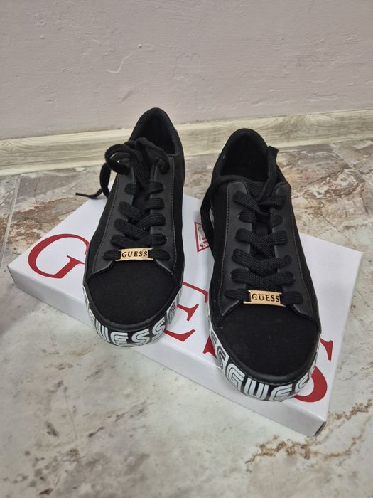 Обувки, сникърси Guess 38номер нови